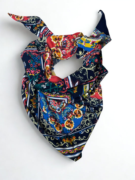 Pañoleta azul floral