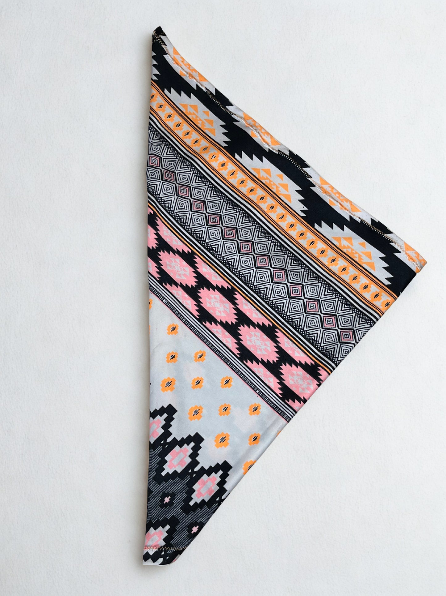 Pañoleta Tribal Glow