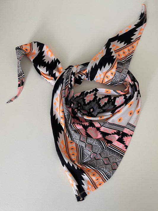 Pañoleta Tribal Glow